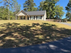 Building Photo - 635 Ben Higgins Rd