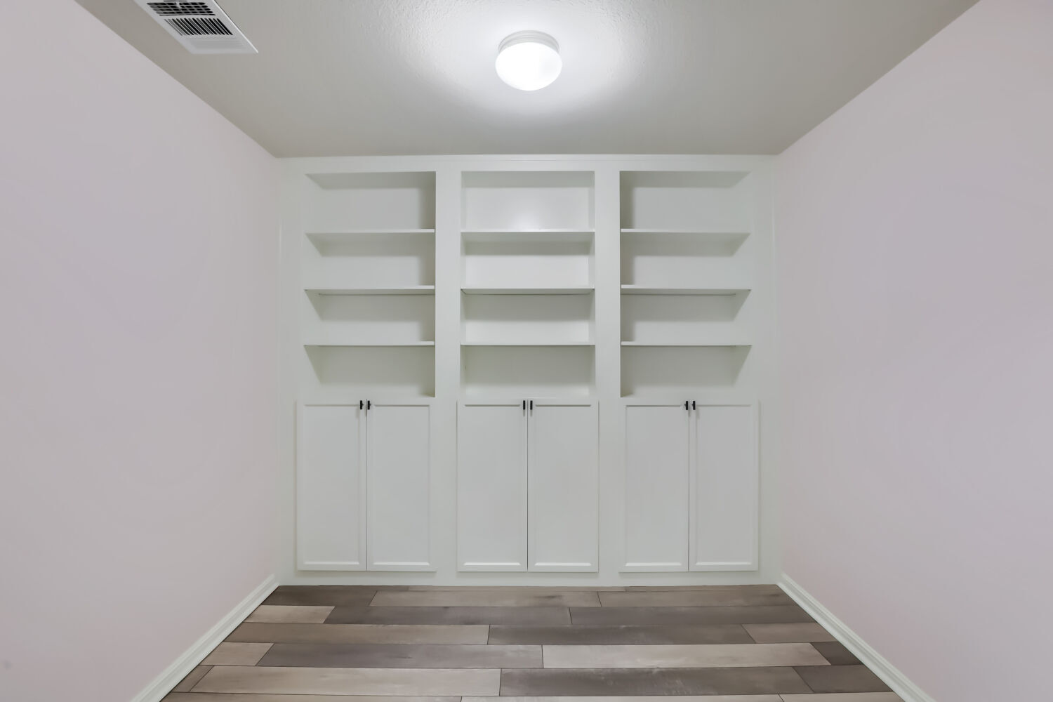 Office/flex room - 1900 Little Elm Trl