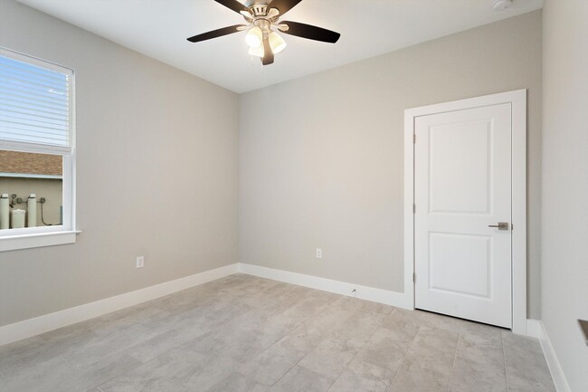 Building Photo - 1482 Gardenside Cir