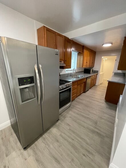 kitchen with dishwasher - 2005 240th St