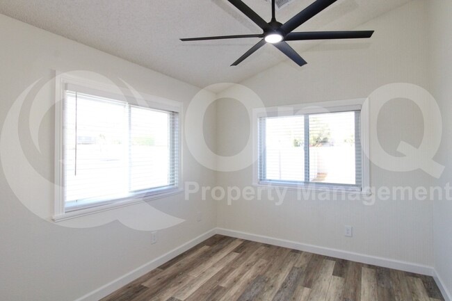 Building Photo - 3902 E White Aster St