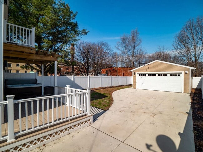 Building Photo - 6110 Lawn Ave