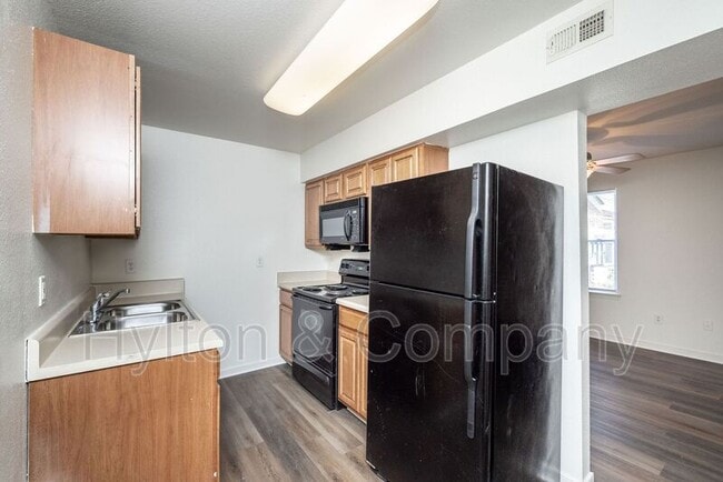 Building Photo - 3516 E Richmond Rd