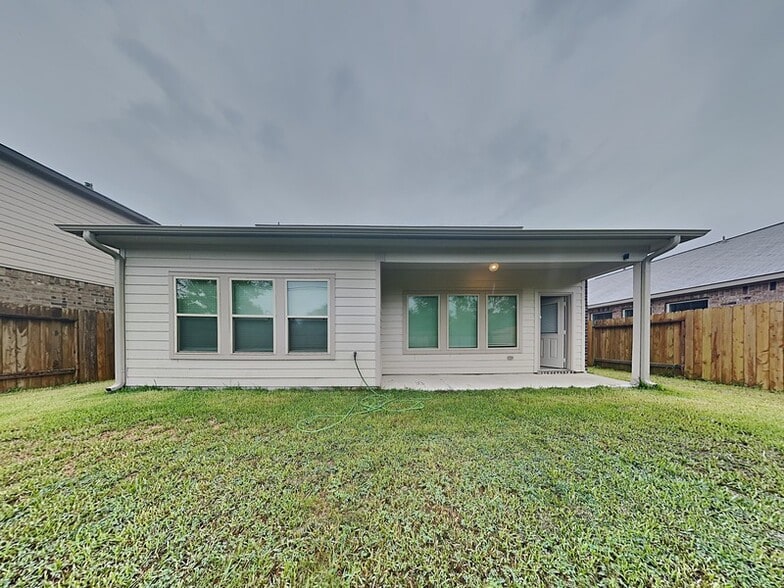 Building Photo - 227 Murrieta Ln