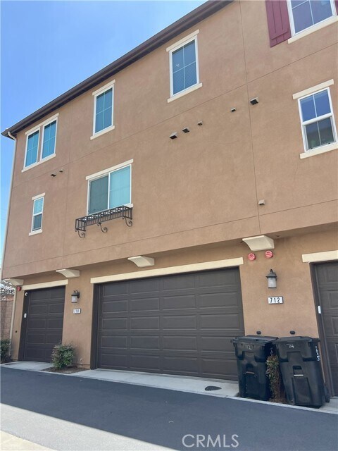 Building Photo - 712 N Ethan Way