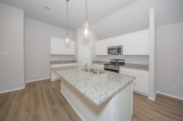Building Photo - 13156 Zion Dr