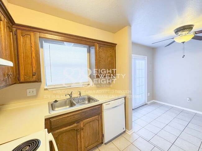 Building Photo - 2 Bed/1.5 Bath Townhome Located in East Norman *AVAILABLE NOW!*