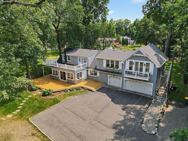 Building Photo - 2615 Shadywood Rd