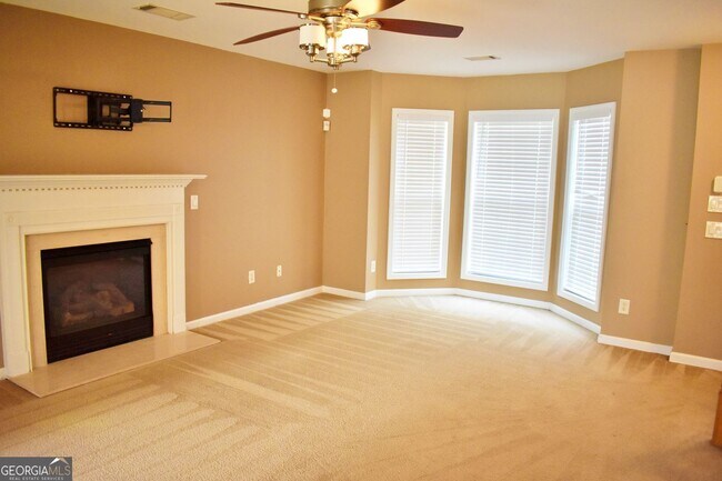 Building Photo - 2015 Lisa Springs Dr SW