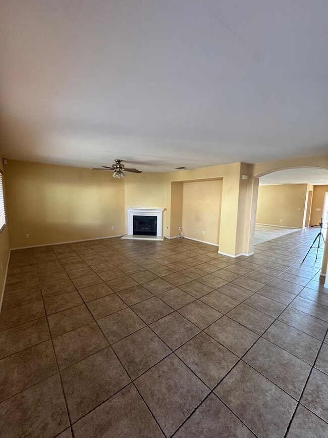 Building Photo - Welcome to Your New Home In Winchester