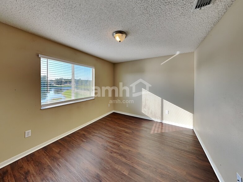 Building Photo - 11832 Brenford Crest Dr