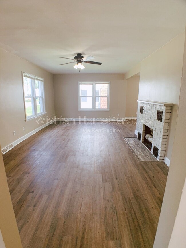 Building Photo - 437 W Murray St