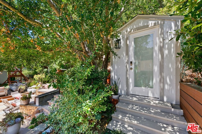 Building Photo - 3644 Goodland Ave
