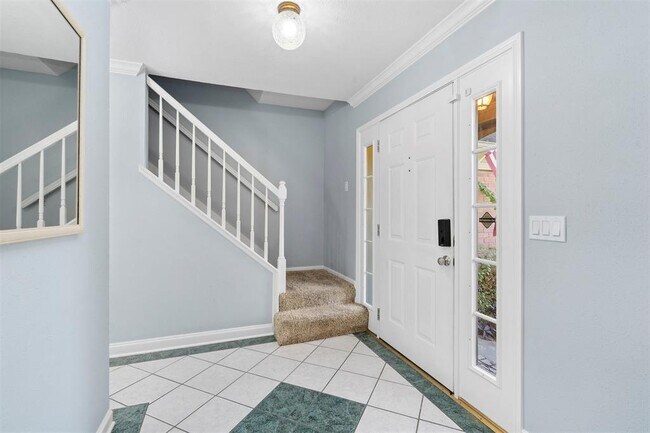 Building Photo - 9942 Villa Verde Dr