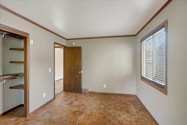 Building Photo - 1806 Golden Oak Ln