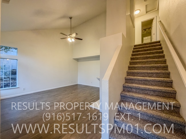 Building Photo - Beautiful Rocklin Light and bright Home!