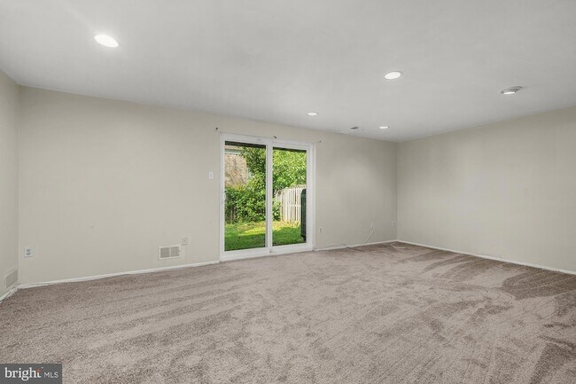 Building Photo - 10738 Bridlerein Terrace