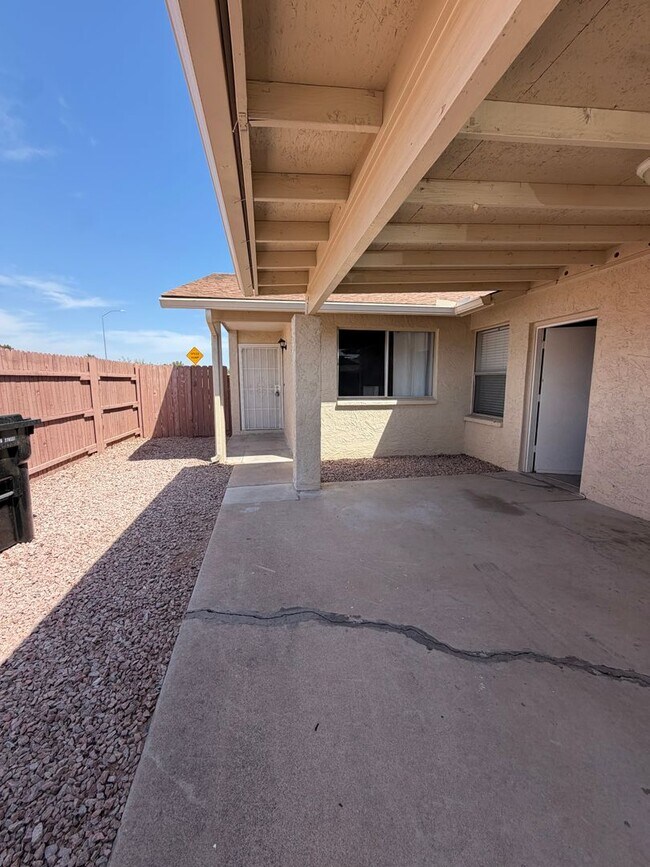 Building Photo - 1431 S Lazona Dr