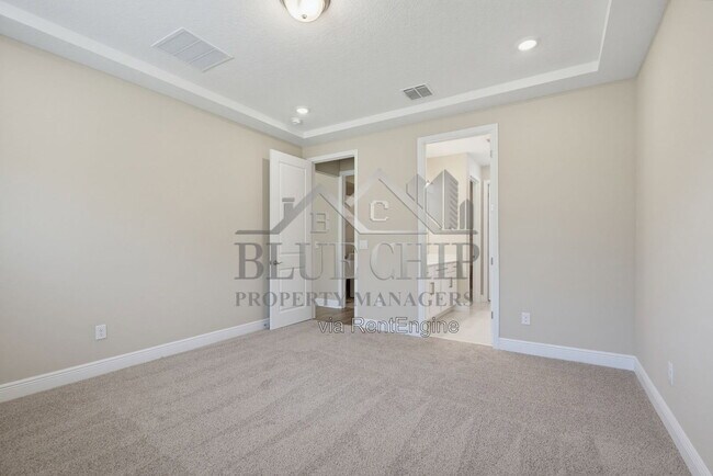 Building Photo - 1213 Pampus Dr