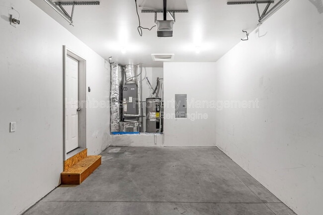 Building Photo - 14420 E Heroy Ln