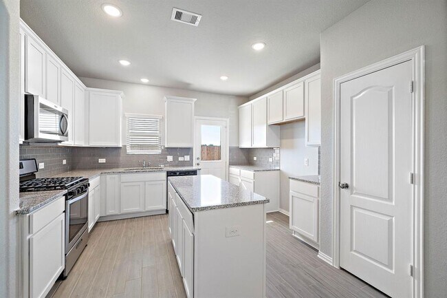 Building Photo - 834 Redinger Ridge Dr