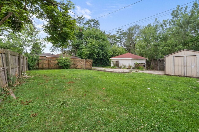 Building Photo - 296 E 148th Pl
