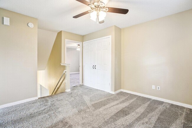 Building Photo - 1605 Lantern Light Dr