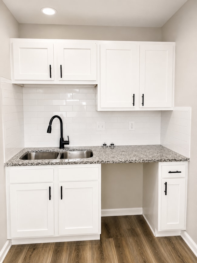 Building Photo - Newly Rehabbed 3-Bedroom Home with Modern Finishes & Fenced Backyard
