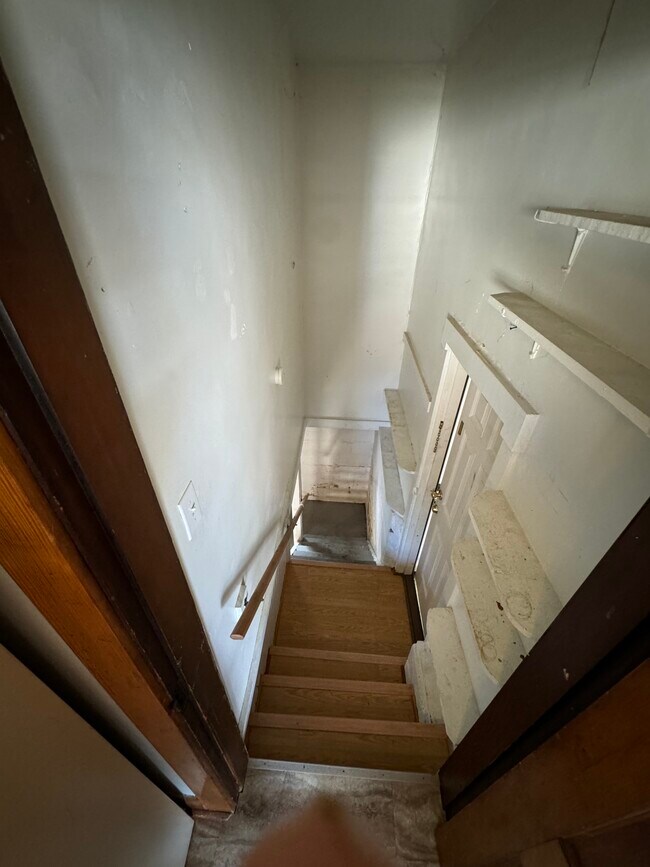 Building Photo - 912 Oak Grove Ave