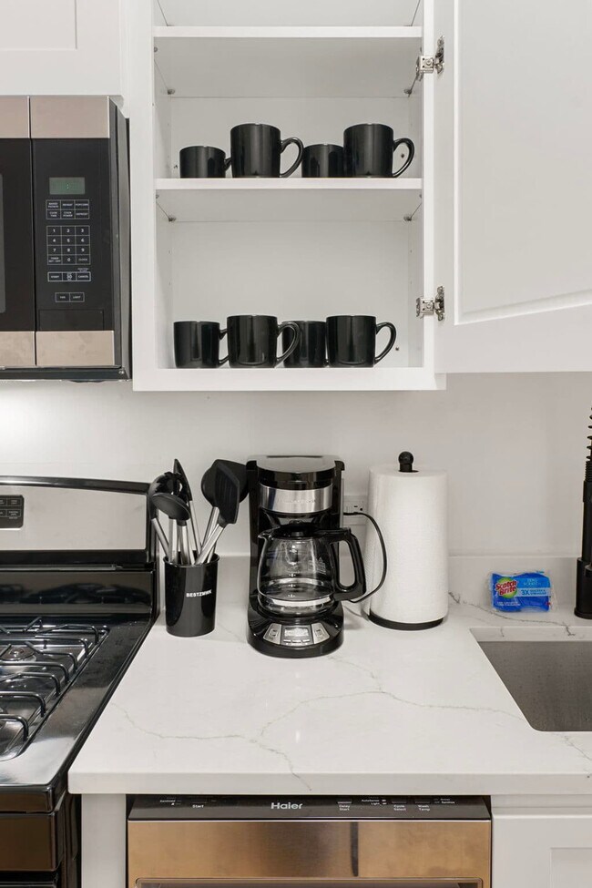 Building Photo - 618 W Patterson Ave