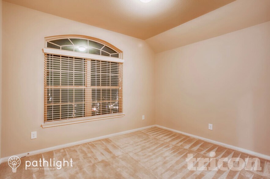 Building Photo - 4 Logan Creek Lane