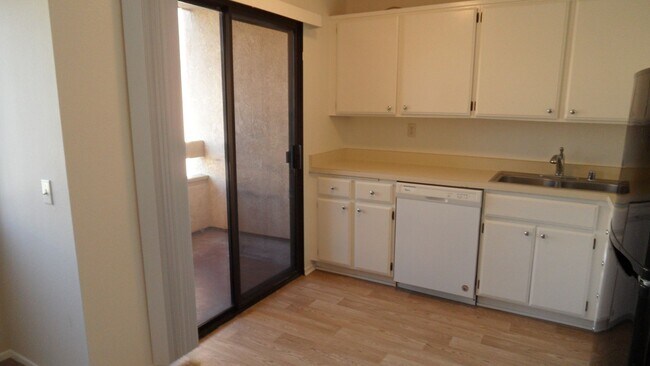 Building Photo - 55+ Senior Living Upgraded 1 BR 1 BA Gated...