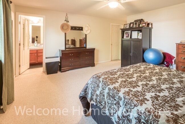 Building Photo - Beautiful 3 Bedroom Home Close to WWU