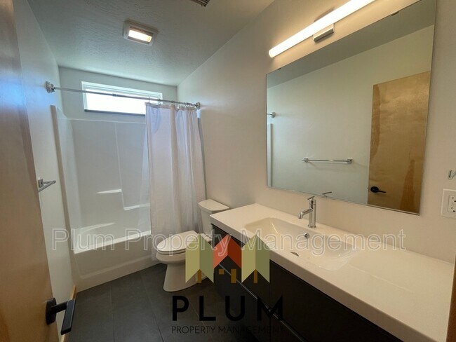 Building Photo - 1855 S 3rd St W