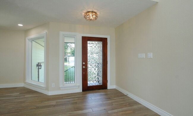 Building Photo - 14535 Diamondhead N