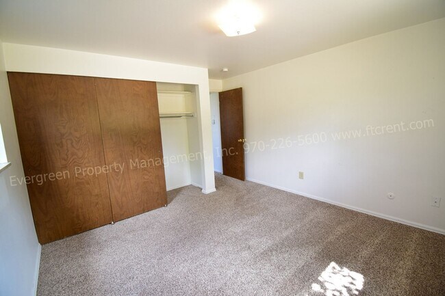 Building Photo - 1724 Larch St