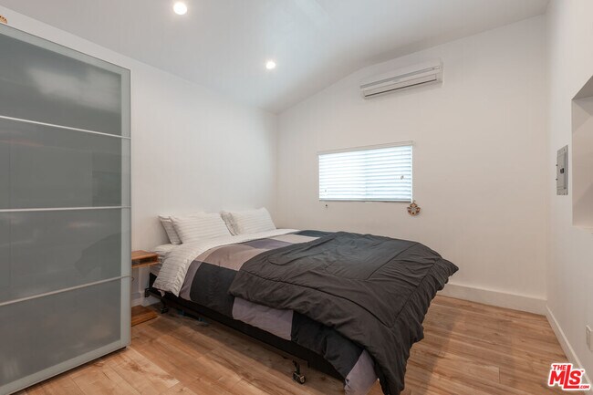 Building Photo - 4629 Cerro Verde Pl