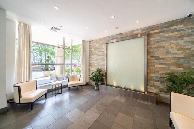 Building Photo - 20 2nd St