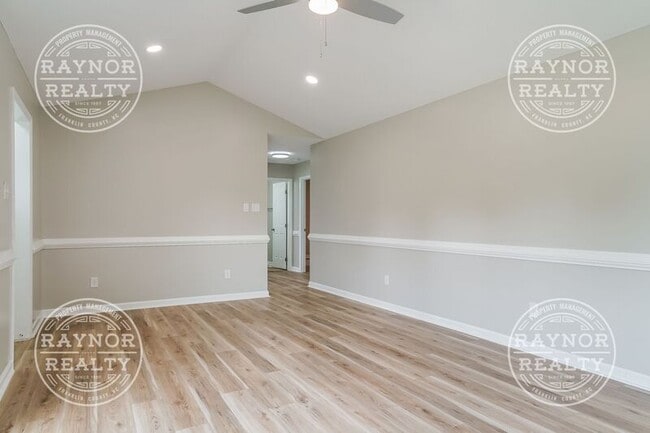 Building Photo - 118 Murphy Dr