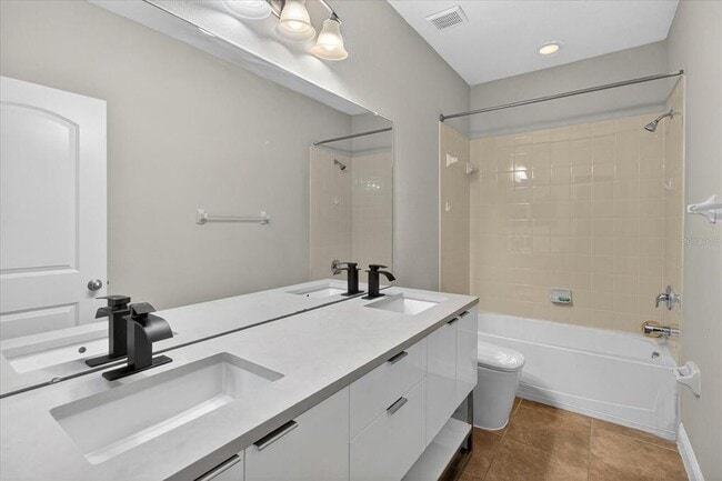 Building Photo - 1389 Heritage Landings Dr