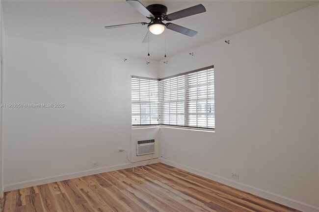 Building Photo - 2383 Flamingo Dr