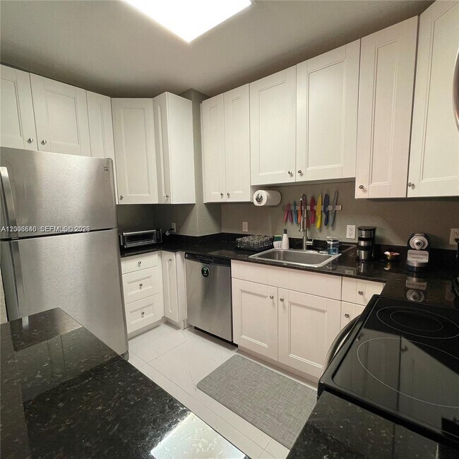 Building Photo - 1380 SW 11th St