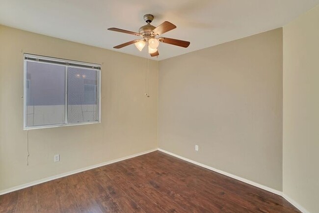 Building Photo - 98 E Futurity Pl