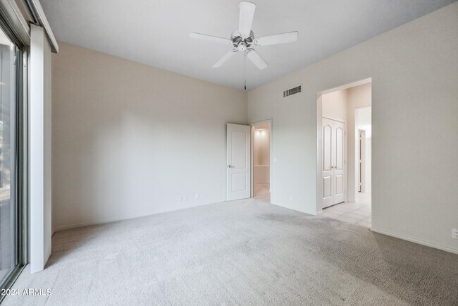 Building Photo - 6572 Shooting Star Way