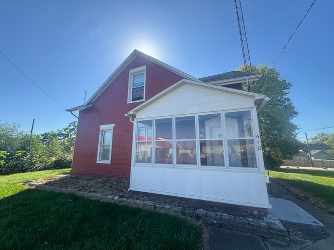 Primary Photo - 410 E Winona Ave