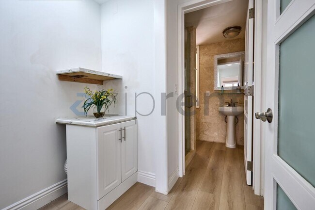 Building Photo - 227 Milford Dr