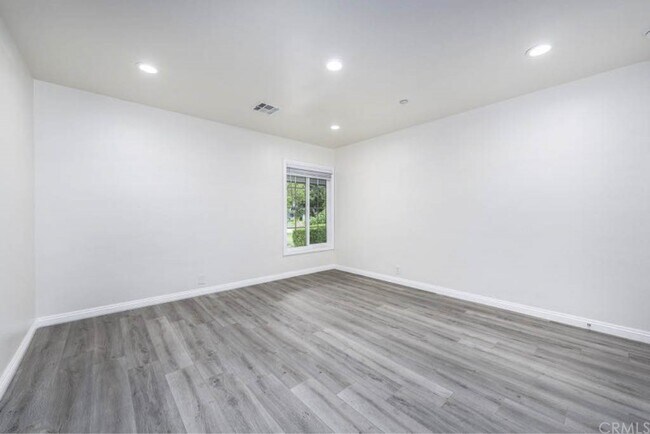 Building Photo - 506 San Luis Rey Rd