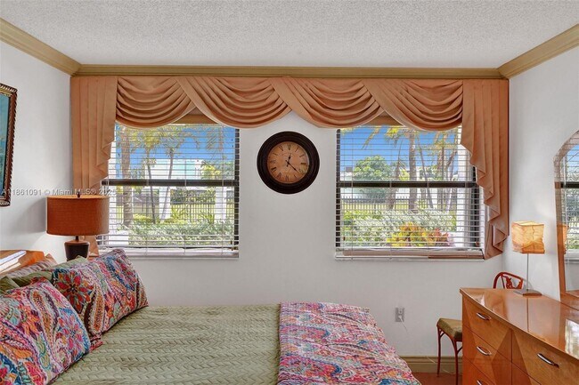 Building Photo - 1201 S Ocean Dr