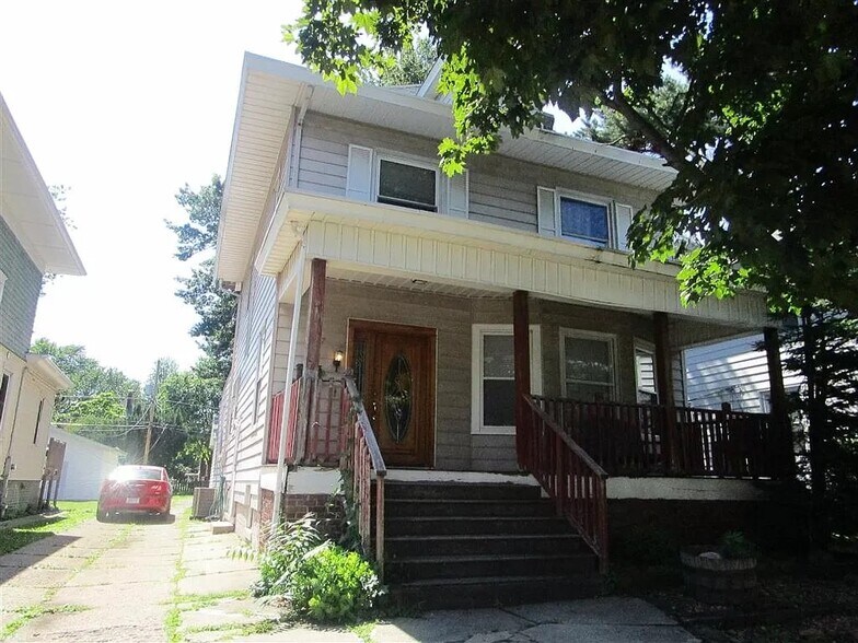 Front - 1017 N Elmwood Ave