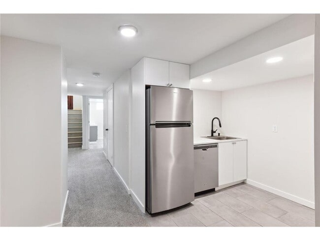 Building Photo - 953 17th Ave SE